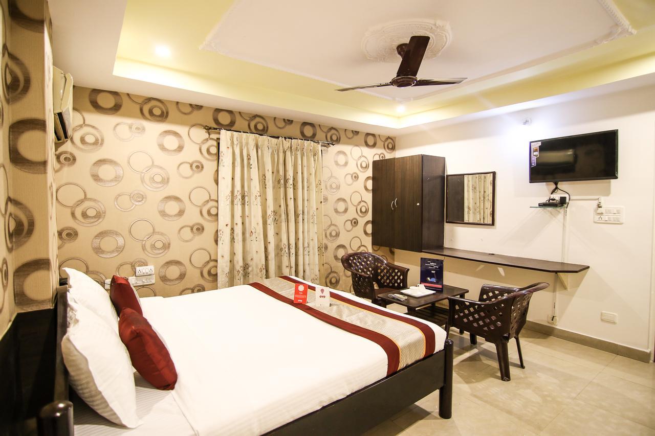 Oyo 9207 Chakri Guest House Визакхапатнам Екстериор снимка