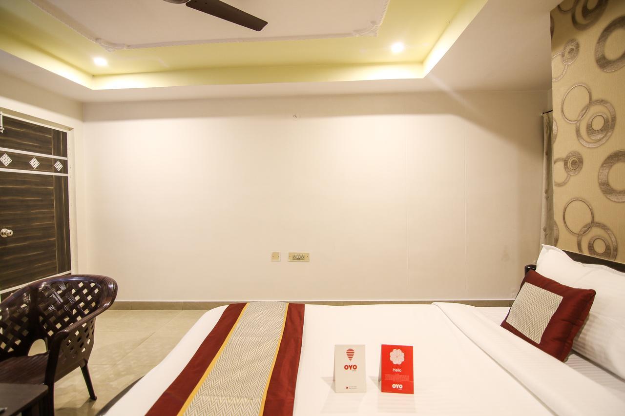 Oyo 9207 Chakri Guest House Визакхапатнам Екстериор снимка