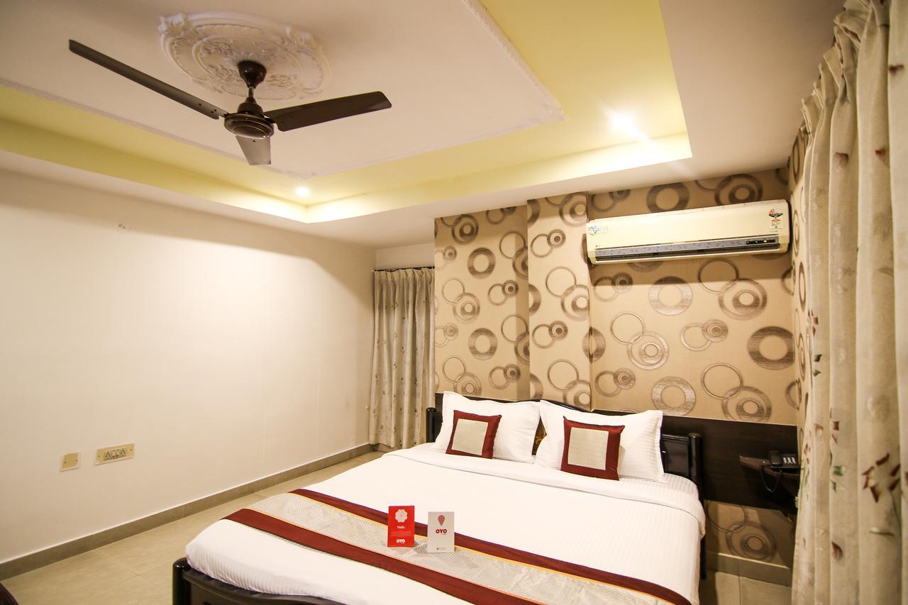 Oyo 9207 Chakri Guest House Визакхапатнам Екстериор снимка